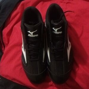 Mizuno baseball cleats.  NWOT. Never worn.